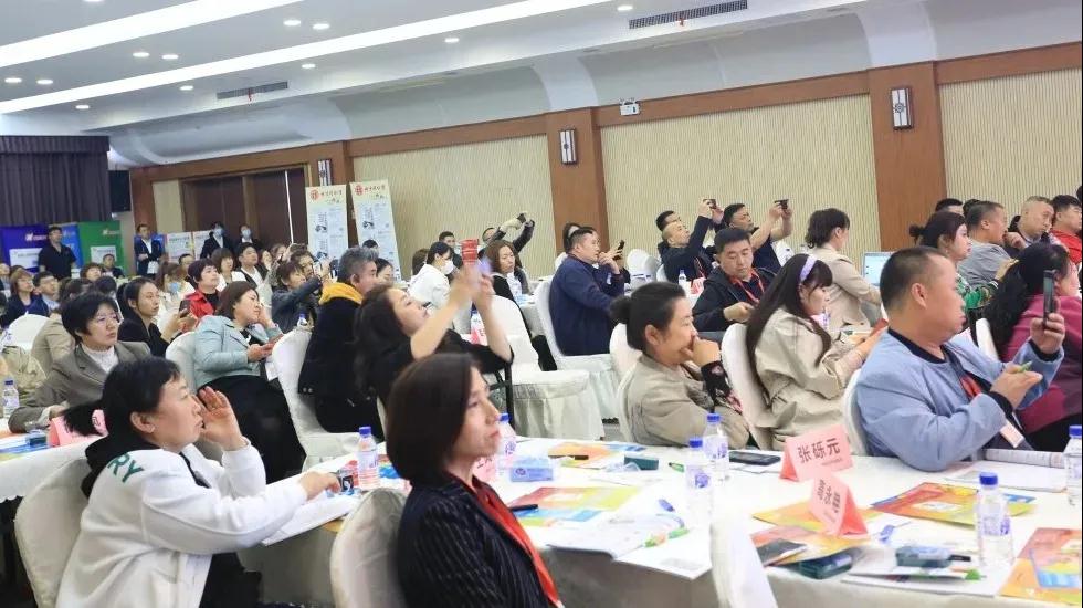 中国成长药店分会李月东会长莅临dcbox小金库药业(图10)